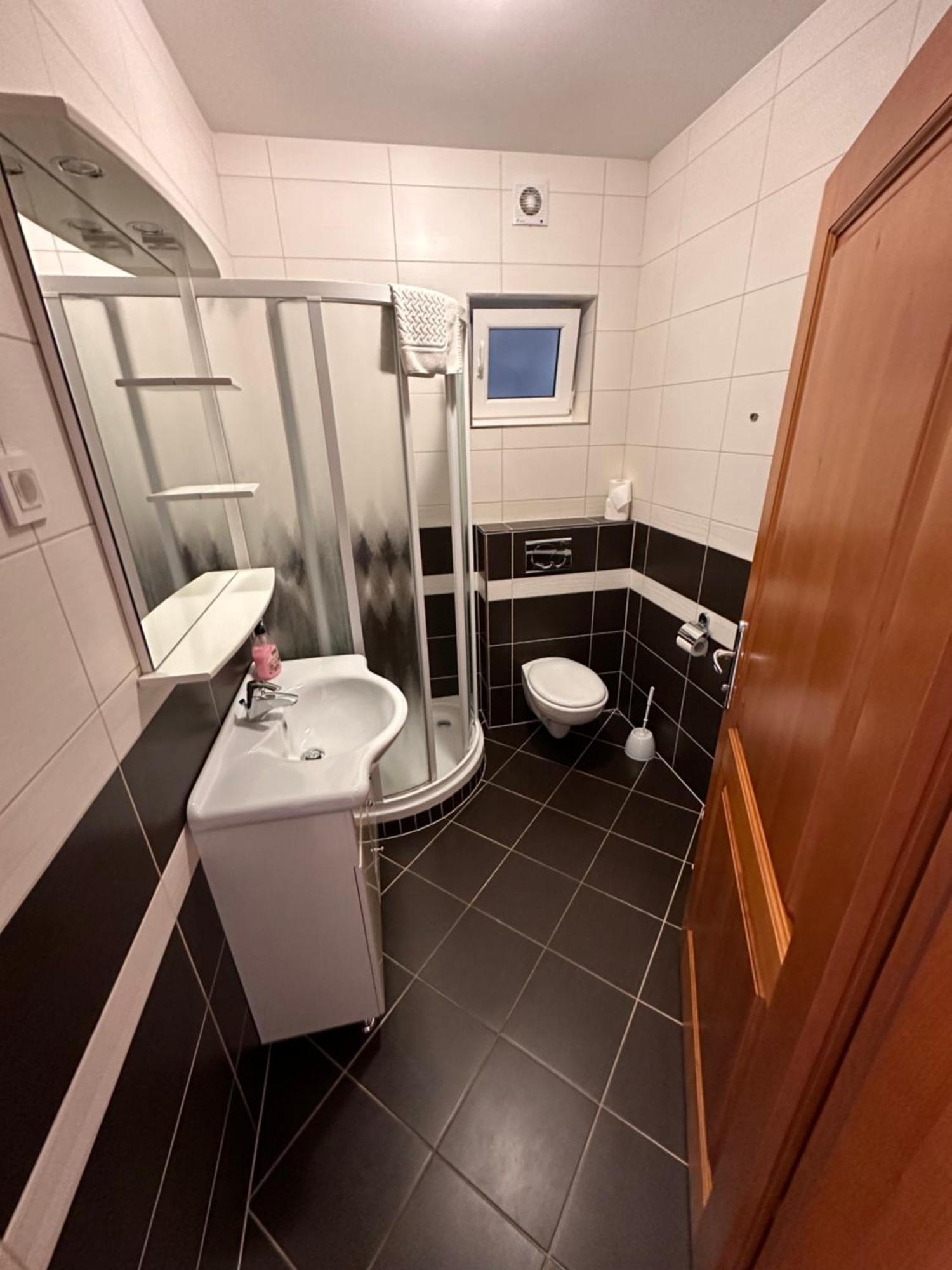 Apartments Suster Stari Trg ob Kolpi Εξωτερικό φωτογραφία