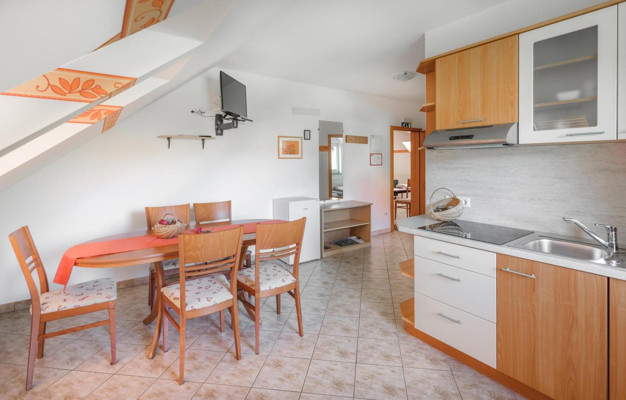 Apartments Suster Stari Trg ob Kolpi Εξωτερικό φωτογραφία