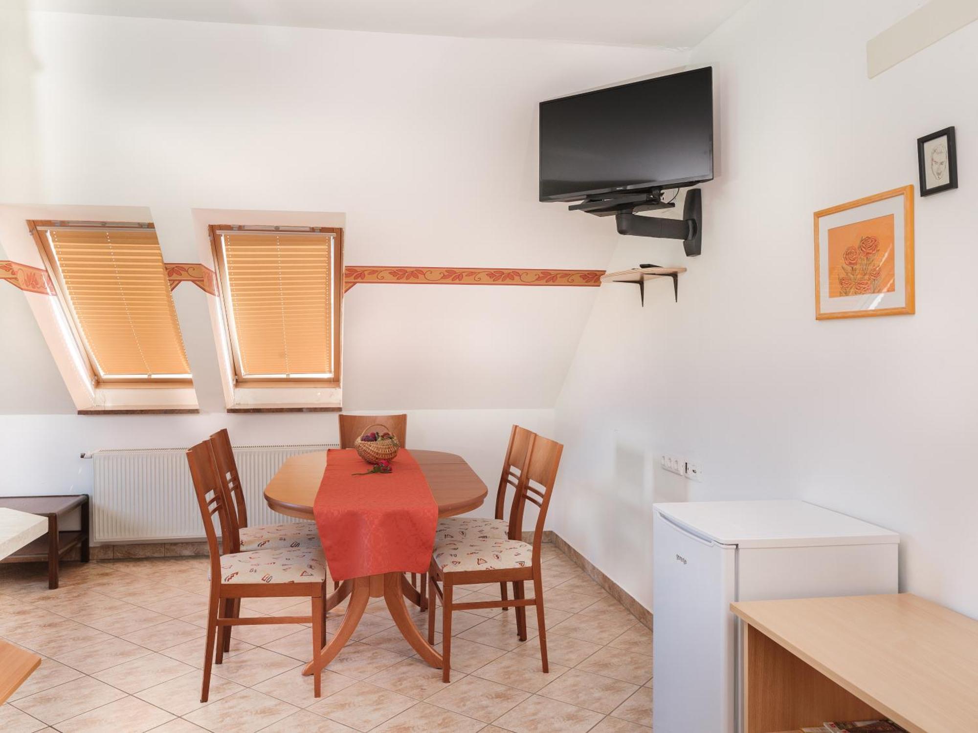 Apartments Suster Stari Trg ob Kolpi Εξωτερικό φωτογραφία