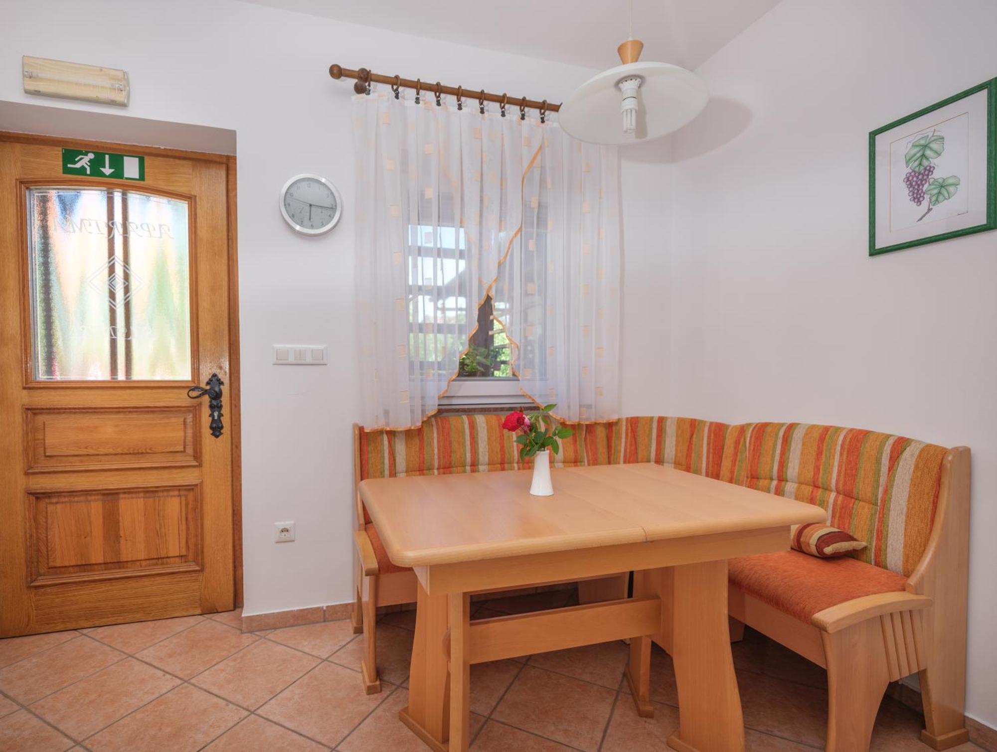 Apartments Suster Stari Trg ob Kolpi Δωμάτιο φωτογραφία